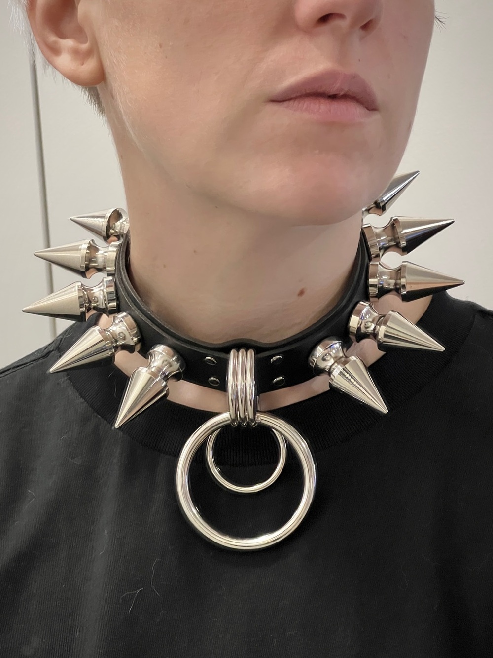 Ultra spiked collar